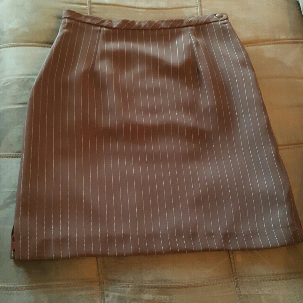 Express, pin stripped skirt, side button/zipper