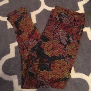 LuLaRoe Tall and Curvy floral cross stitch legging