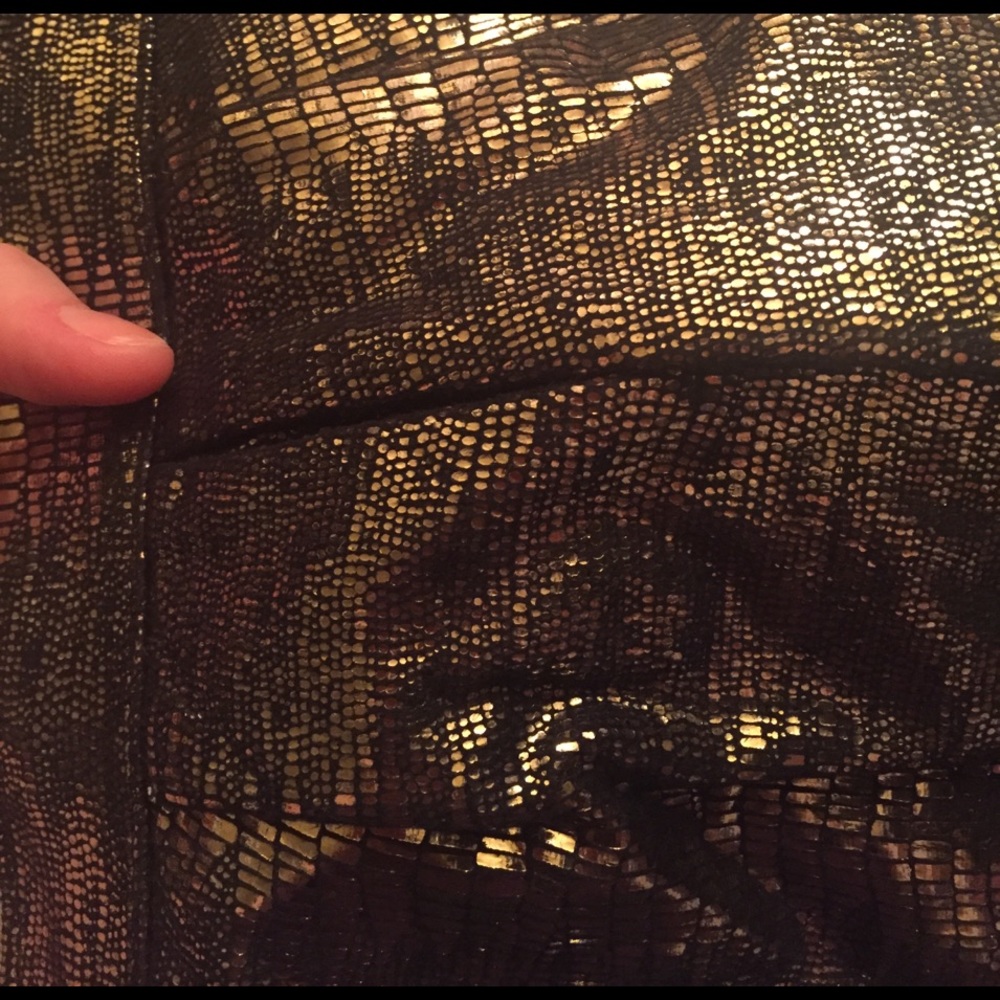 Metallic Clutch - Picture 2 of 3