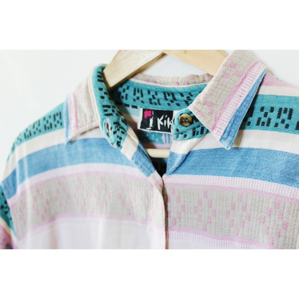 Patterned Shirt (Size M) - Picture 4 of 4