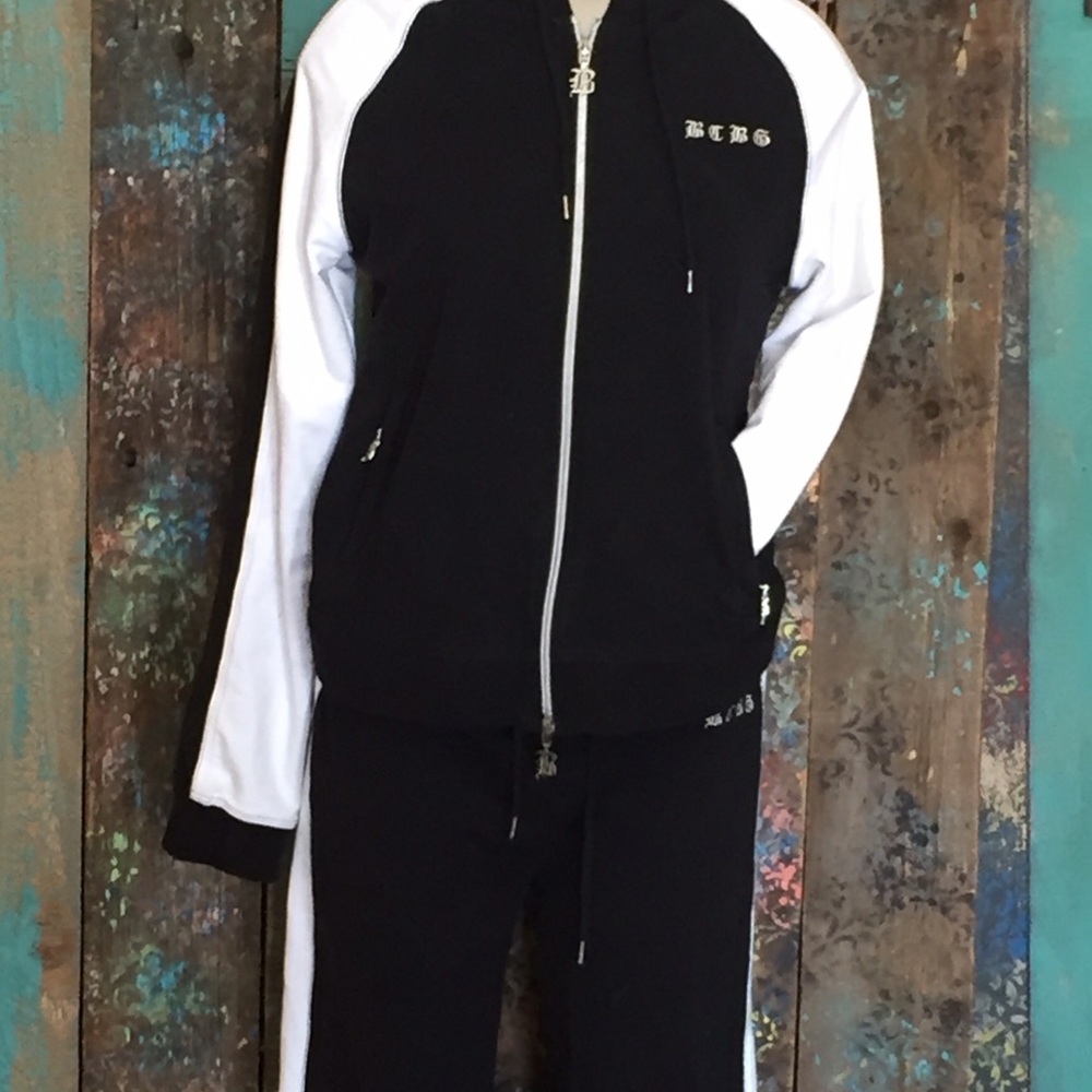 BCBG 2 piece Navy Blue & white active outfit! SzM