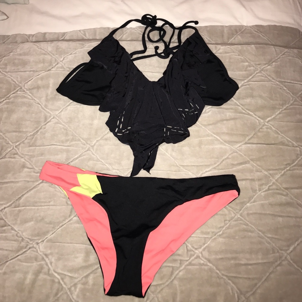 L Space Bikini Set - Picture 2 of 6