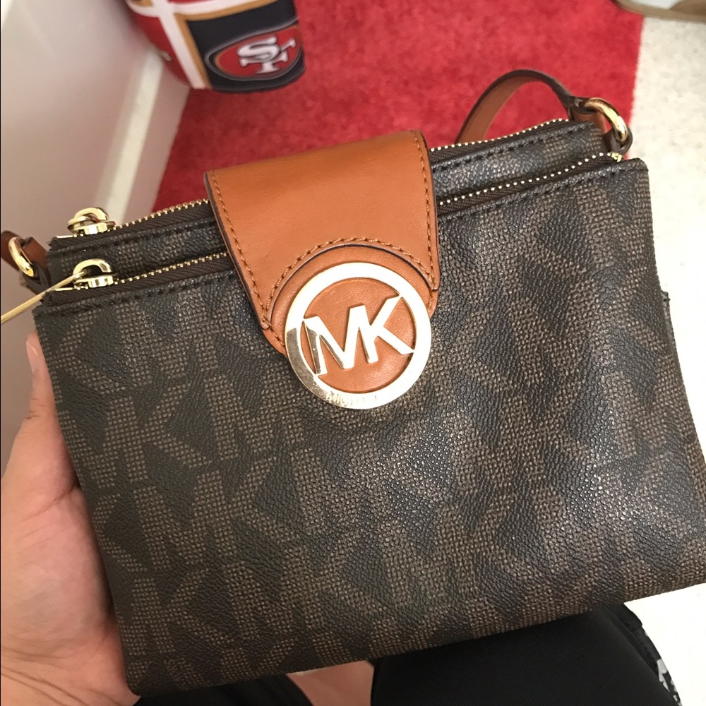 Michael kors crossbody purse