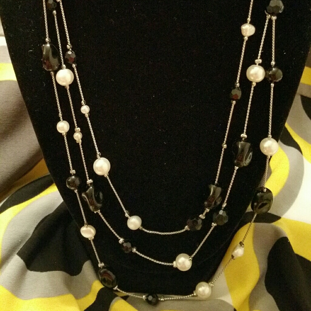 Black and white beaded Necklace