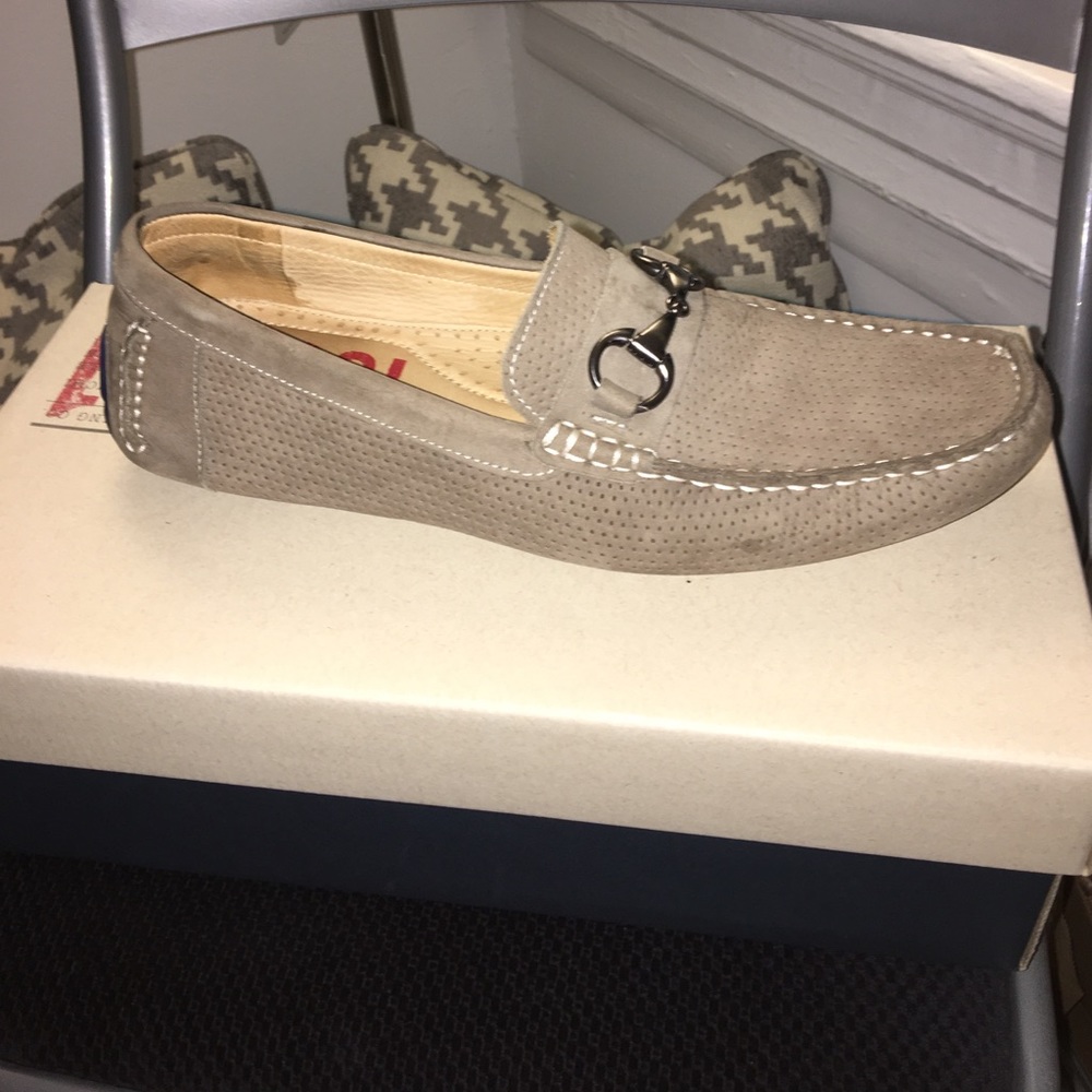 1901 MSTORINO Grey Perf size 9M