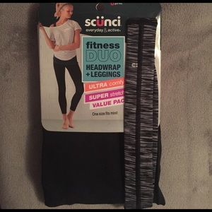 Scunci Everyday & Active Headband + Leggings