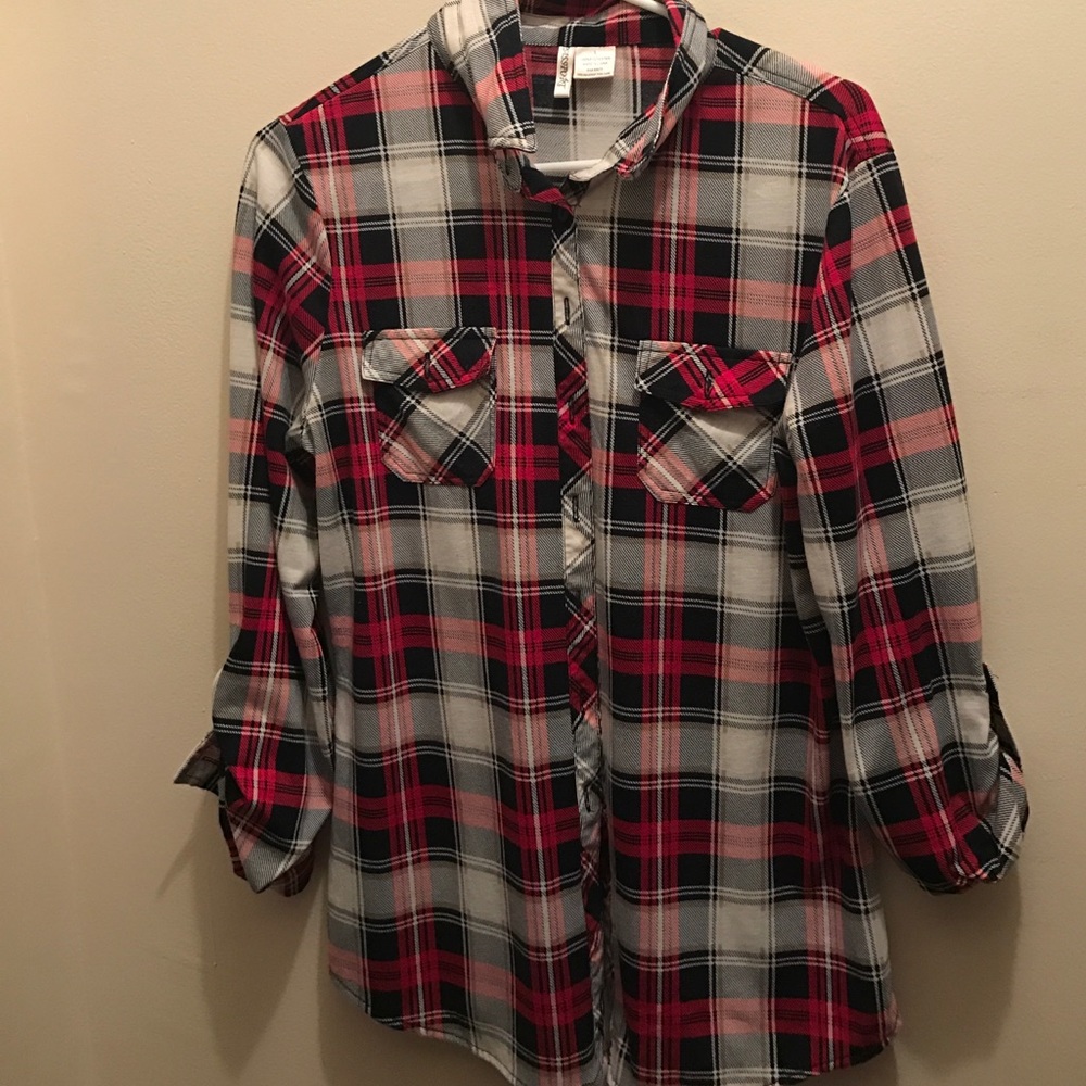 White, read & black plaid boyfriend shirt.