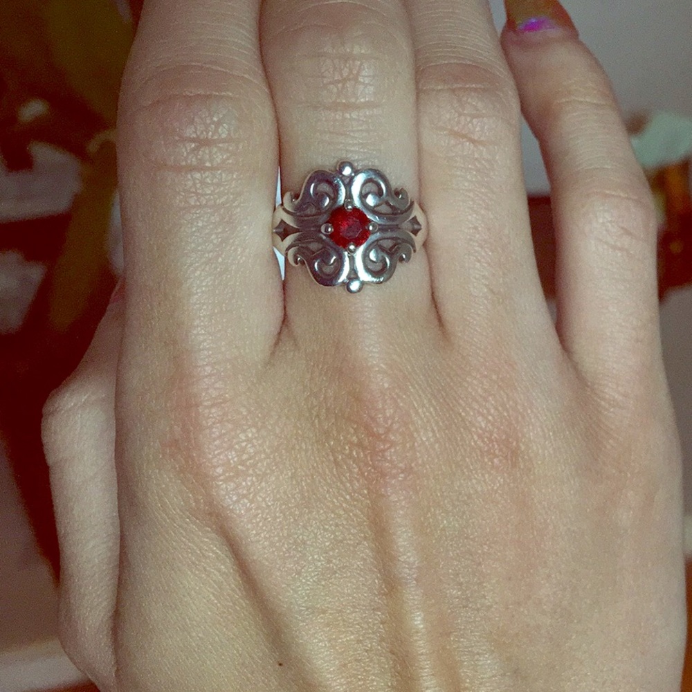 Spanish lace James Avery ring with garnet stone
