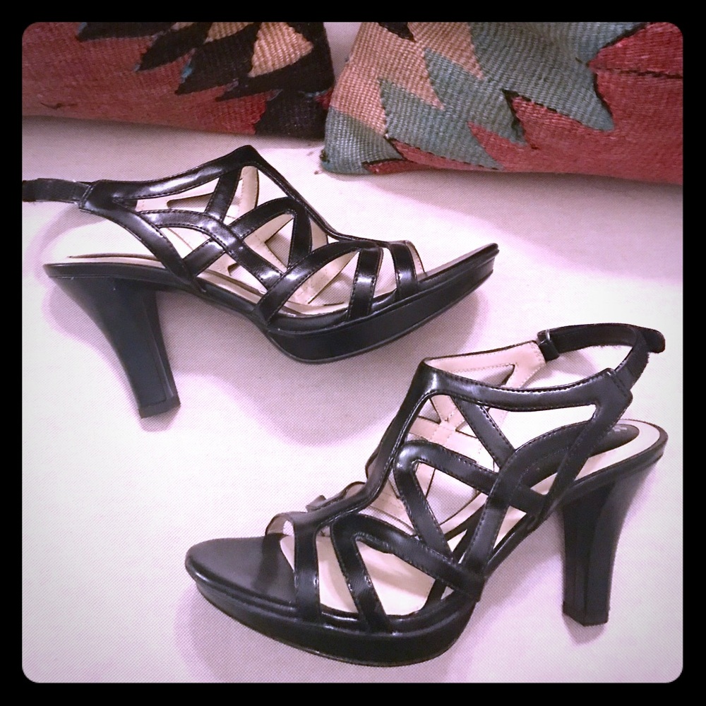 Naturalizer Danya black strappy heels - size 7