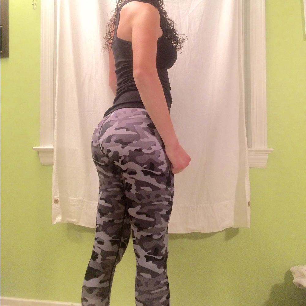 Aspire camo athletic leggings
