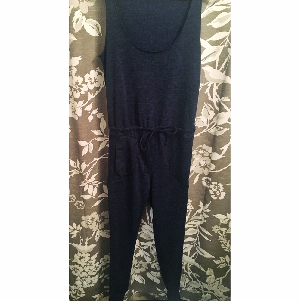 Zara Comfy Jumpsuit with Drawstring and Pockets