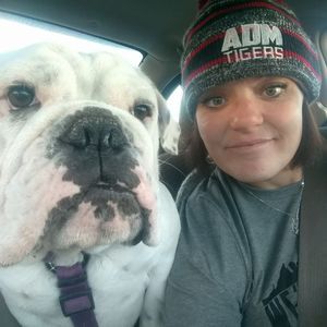 Meet your Posher, Hollie