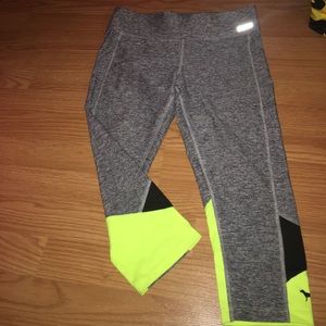 Crop yoga pants
