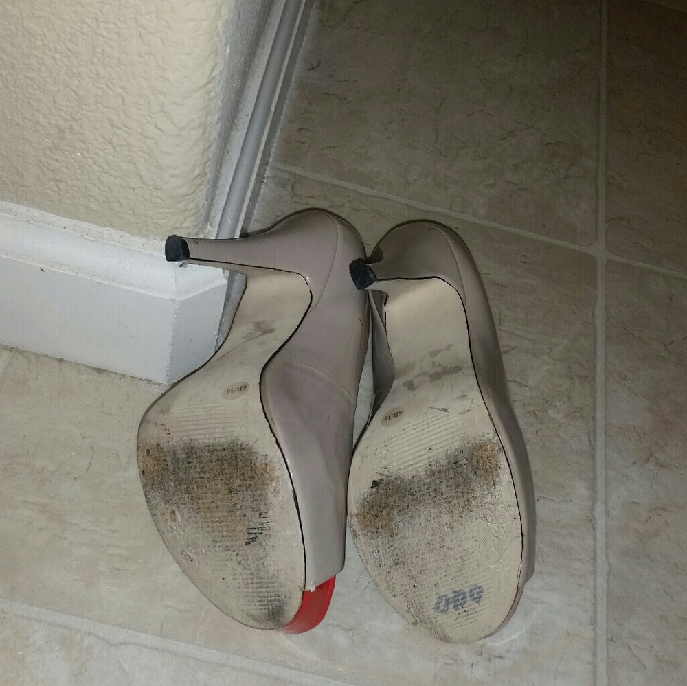 Shoes - Picture 3 of 4