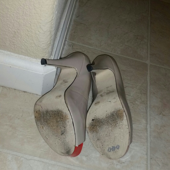 Shoes - Picture 3 of 4