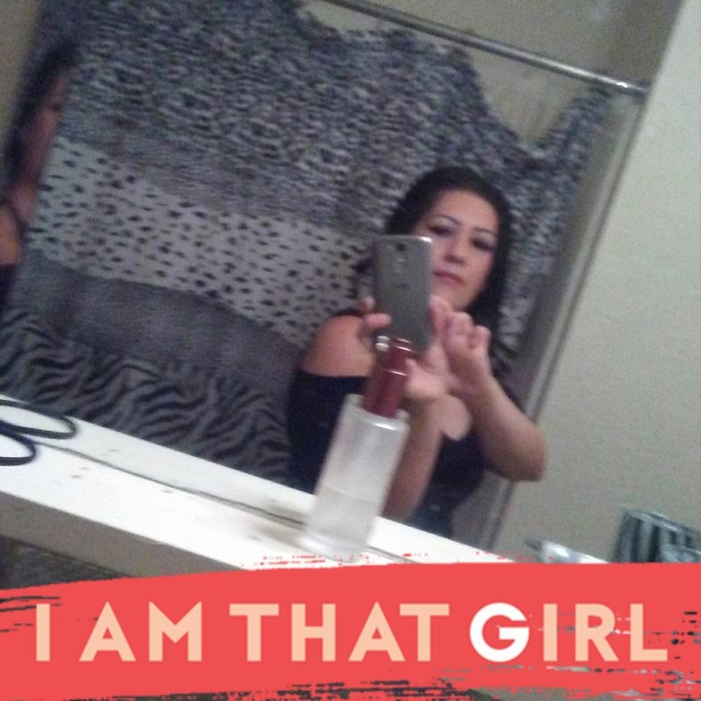 Meet your Posher, Yolie