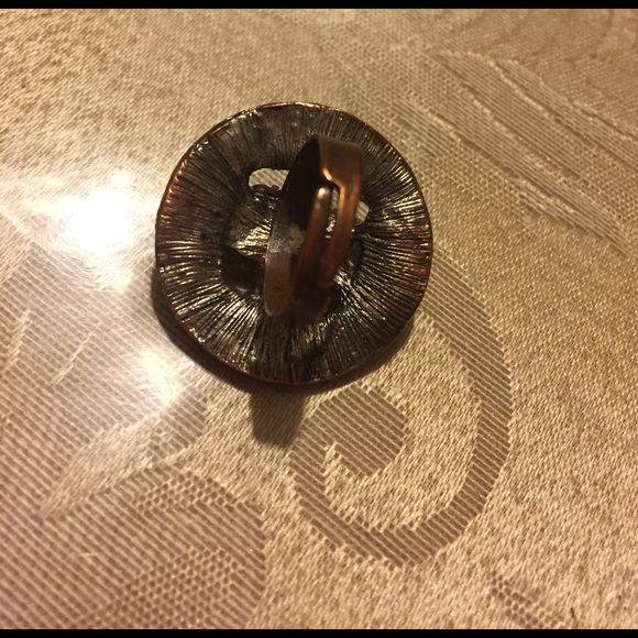 Ring - Picture 3 of 4