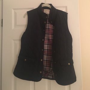 NAVY QUILTED VEST