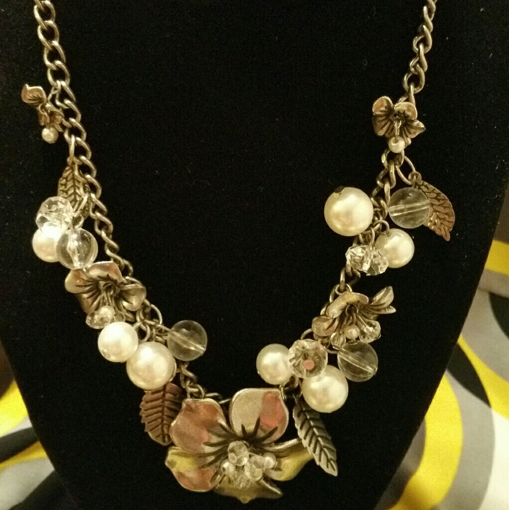 silver and pearl beaded choker necklace