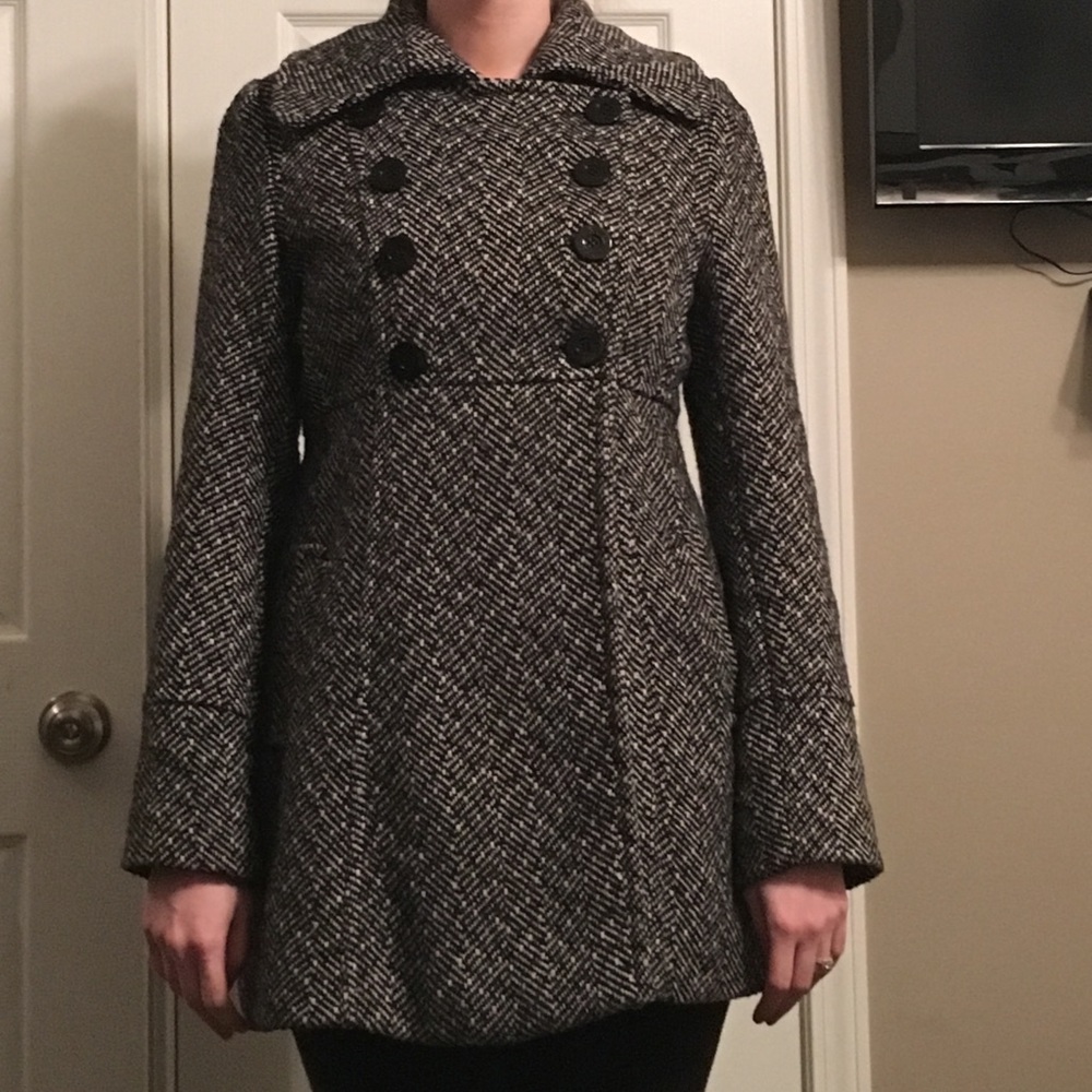 🌨 WINTER SALE! Guess Tweed Peacoat. ☃️