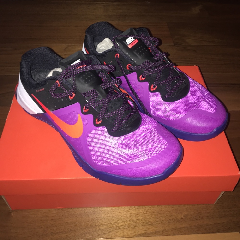 New Men's Nike Metcon 2 Purple and Black Sneakers