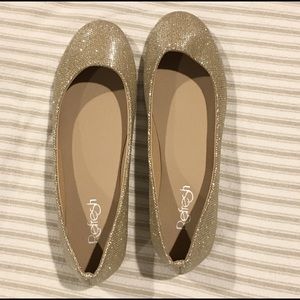 NWOT Shimmer and sparkle ballet slippers! Size 7