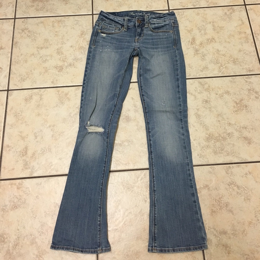 Factory distressed American eagle skinny kick