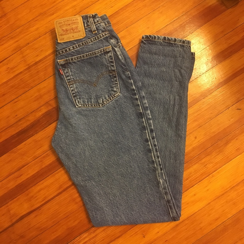 Vintage Slim Fit High Waist Levi's !!