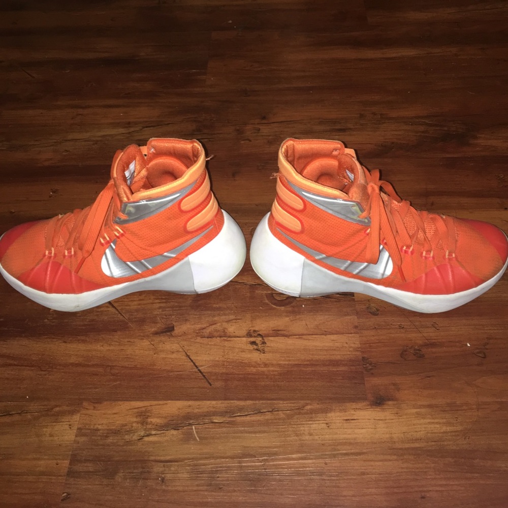 Orange hyper dunks
