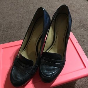 Black platform pumps!