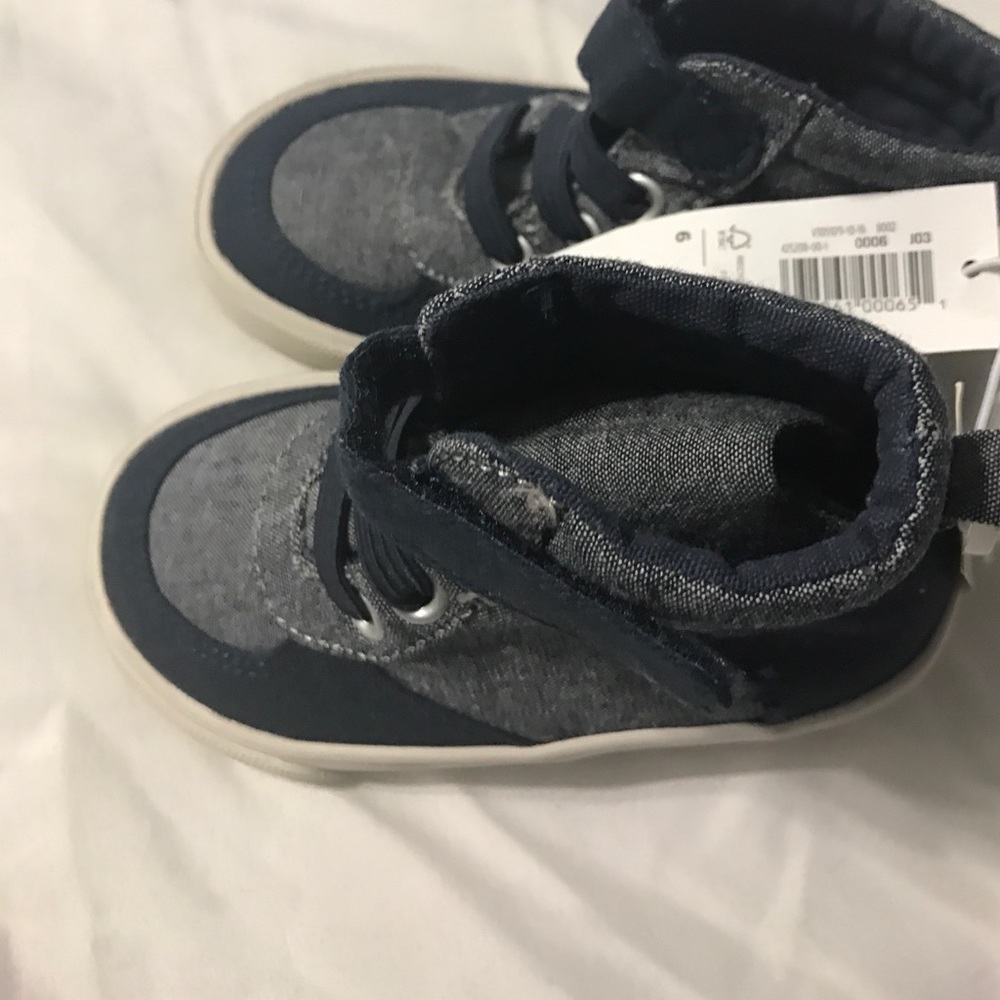 Shoes - Picture 2 of 4