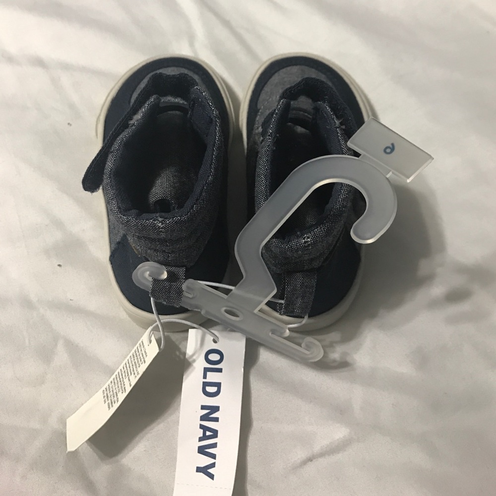 Shoes - Picture 3 of 4