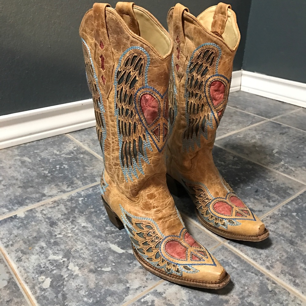 Coral boots size 9