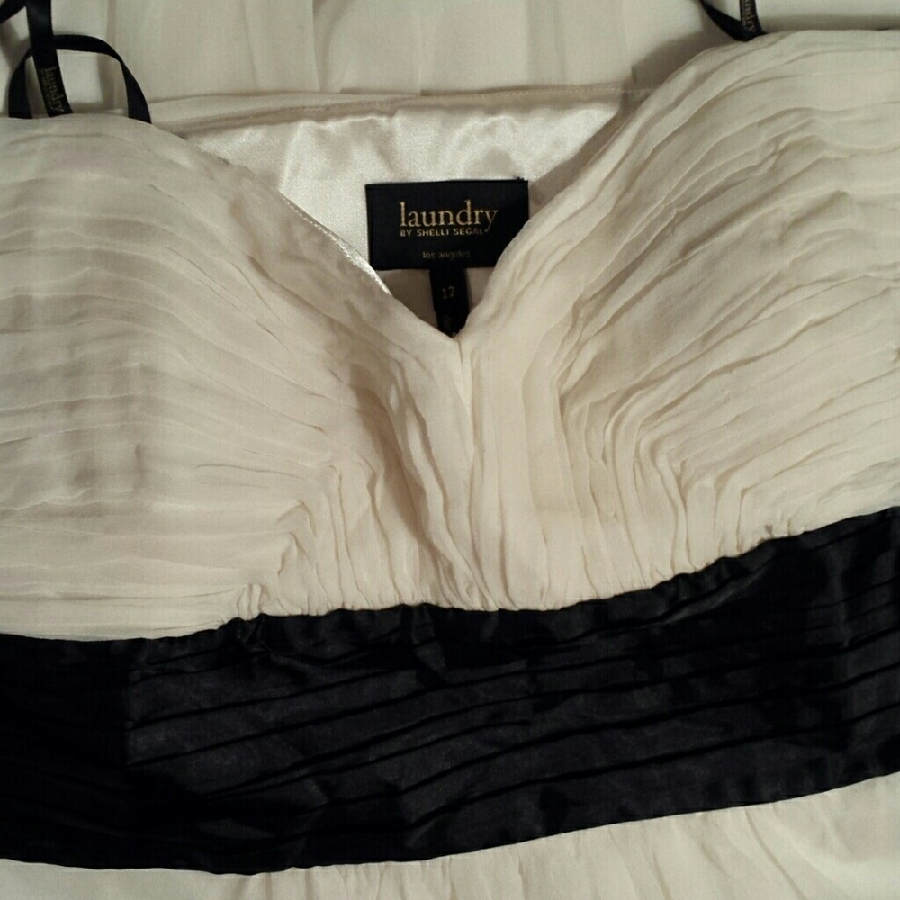 New evening gown - Picture 3 of 4