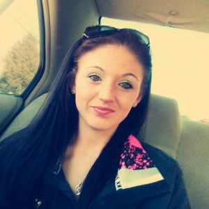 Meet your Posher, Frona