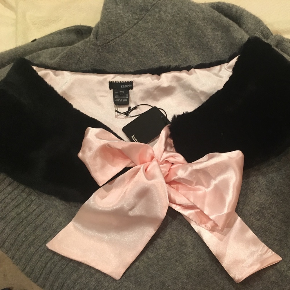 NWT faux fur wrap