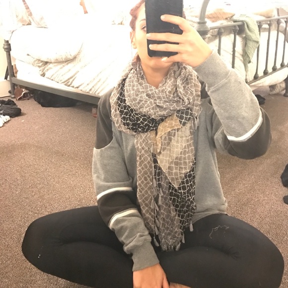 Halogen scarf - Picture 3 of 4