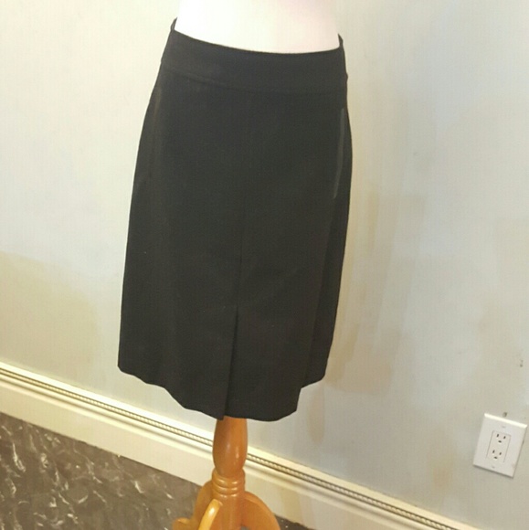 Banana Republic wool skirt - Picture 3 of 5