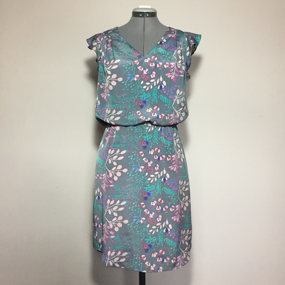 Jessica Simpson Dresses & Skirts - Gray & Pastel Floral Print Spring Dress
