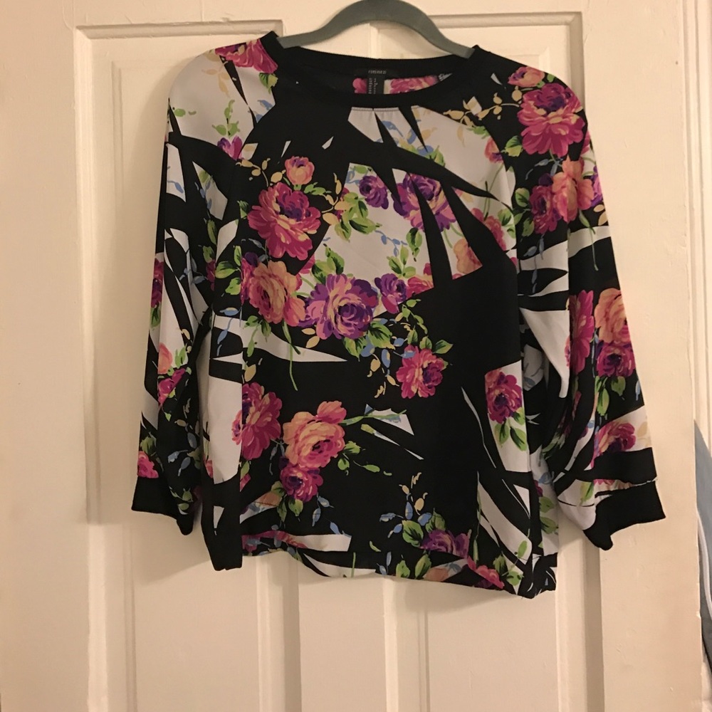 Floral blouse.