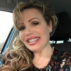 Meet your Posher, Leslie