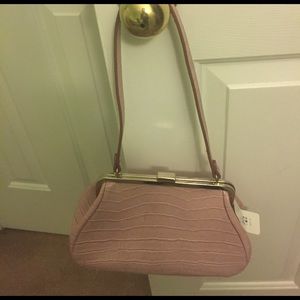 Modern timeless uncomplicated handbag