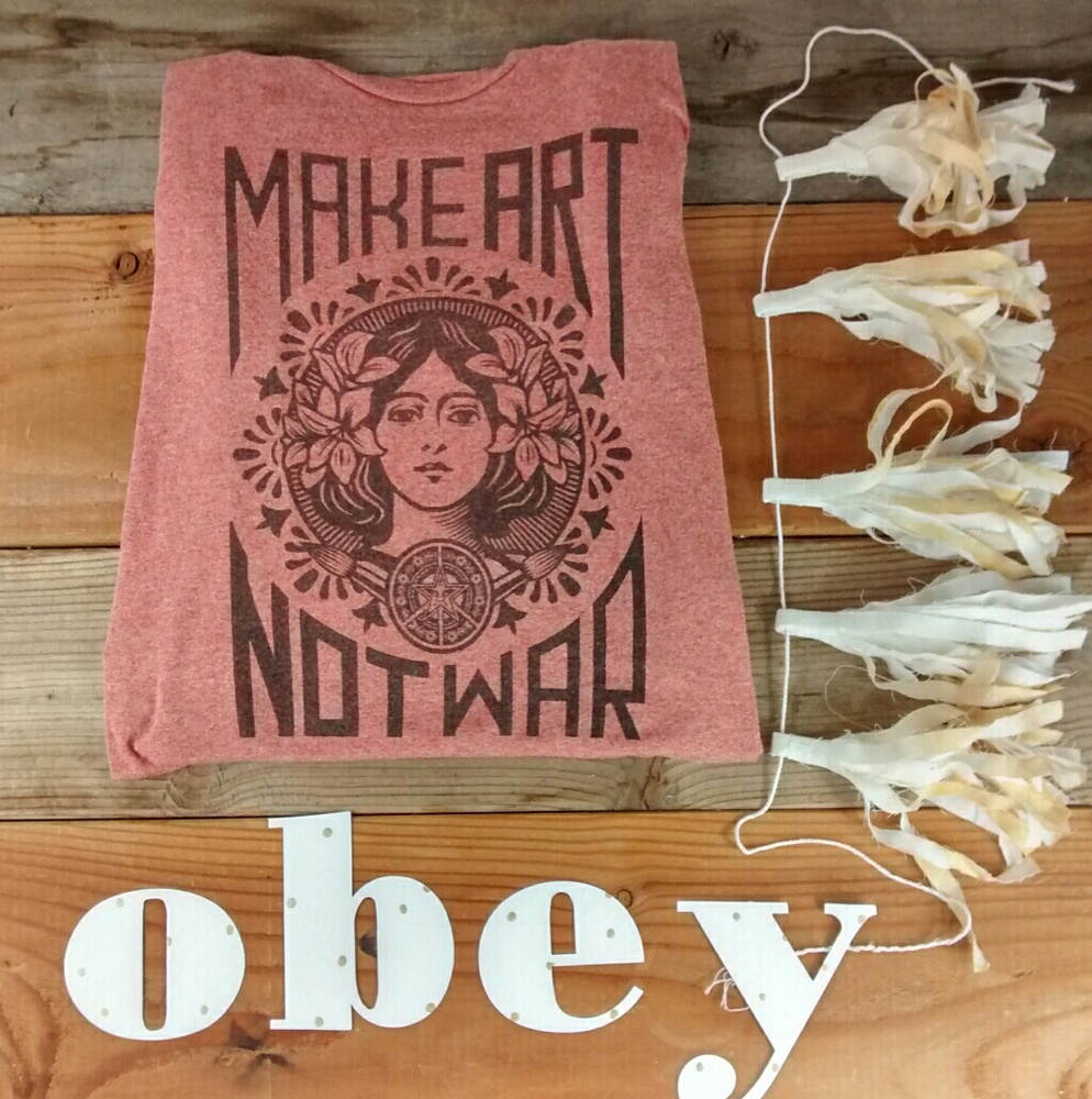 SALE Obey Make Art Not War Tee