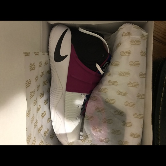 Kyrie 2\'s