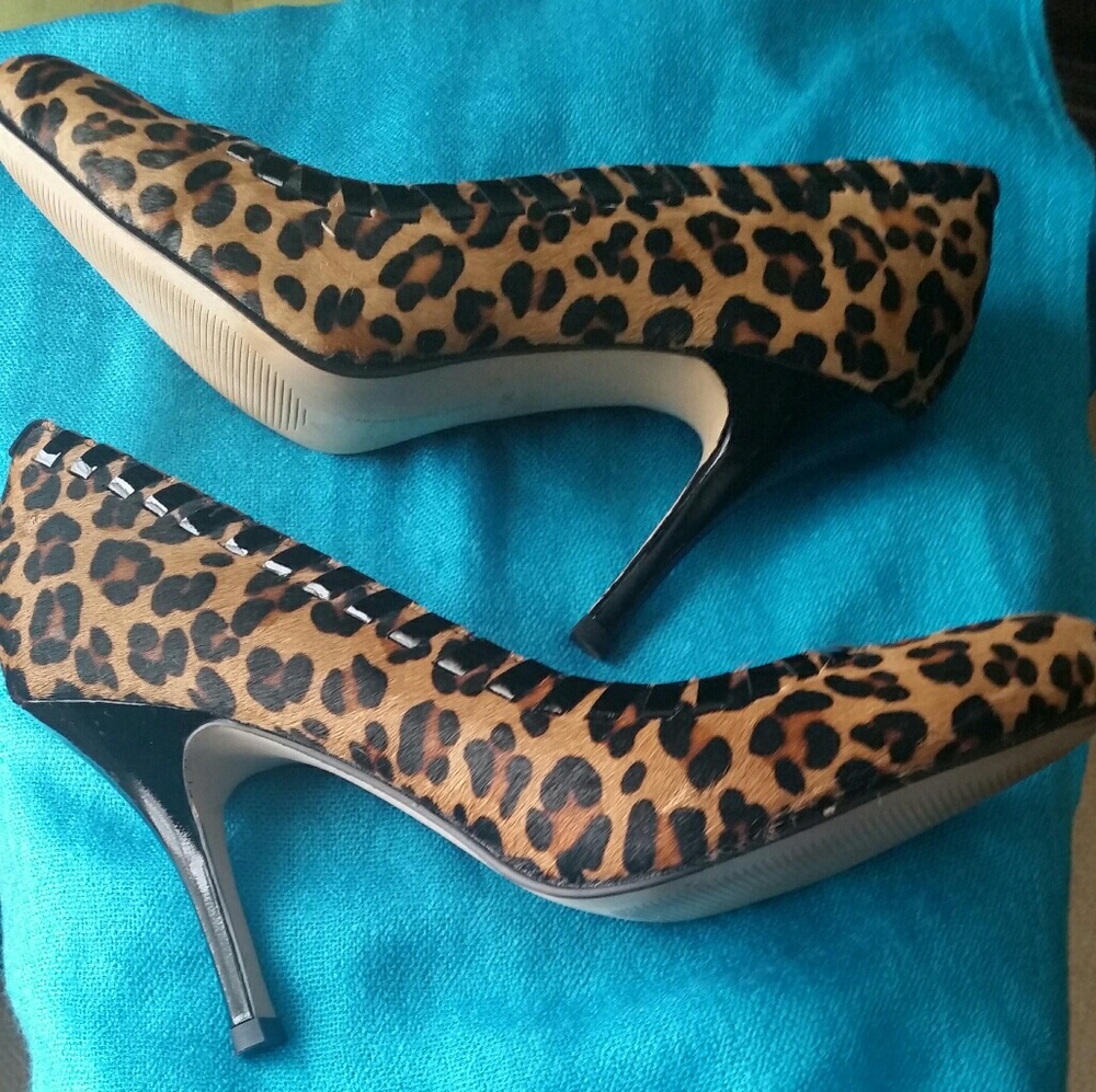 EUC. FINAL PRICE. Worn 2x. Pretty Leopard print pony hair pumps