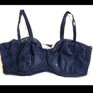 🆕VS sexy lace bra❤️ PRICE LOWERED
