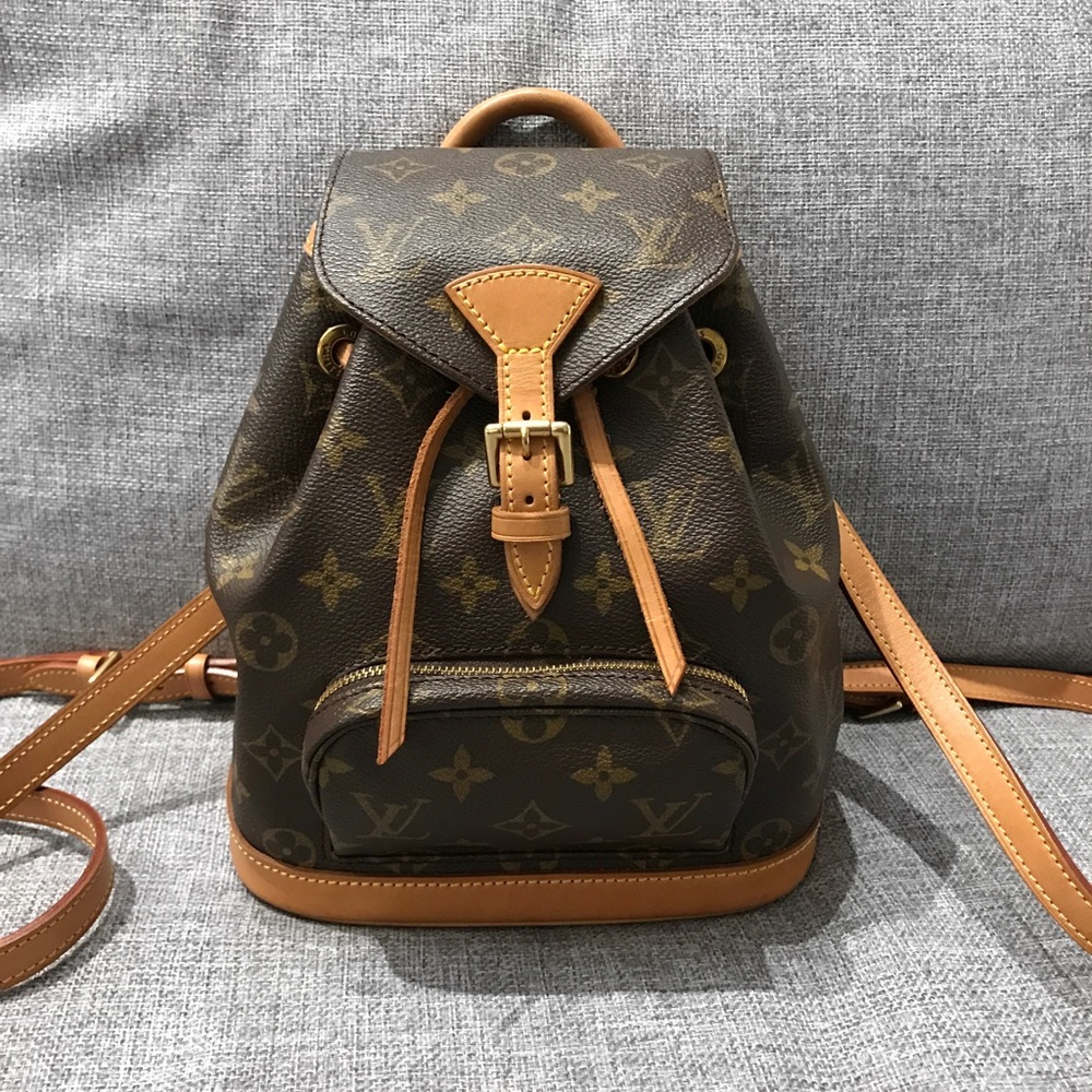 SOLD 📍 LOUIS VUITTON MONTSOURIS PM Backpack