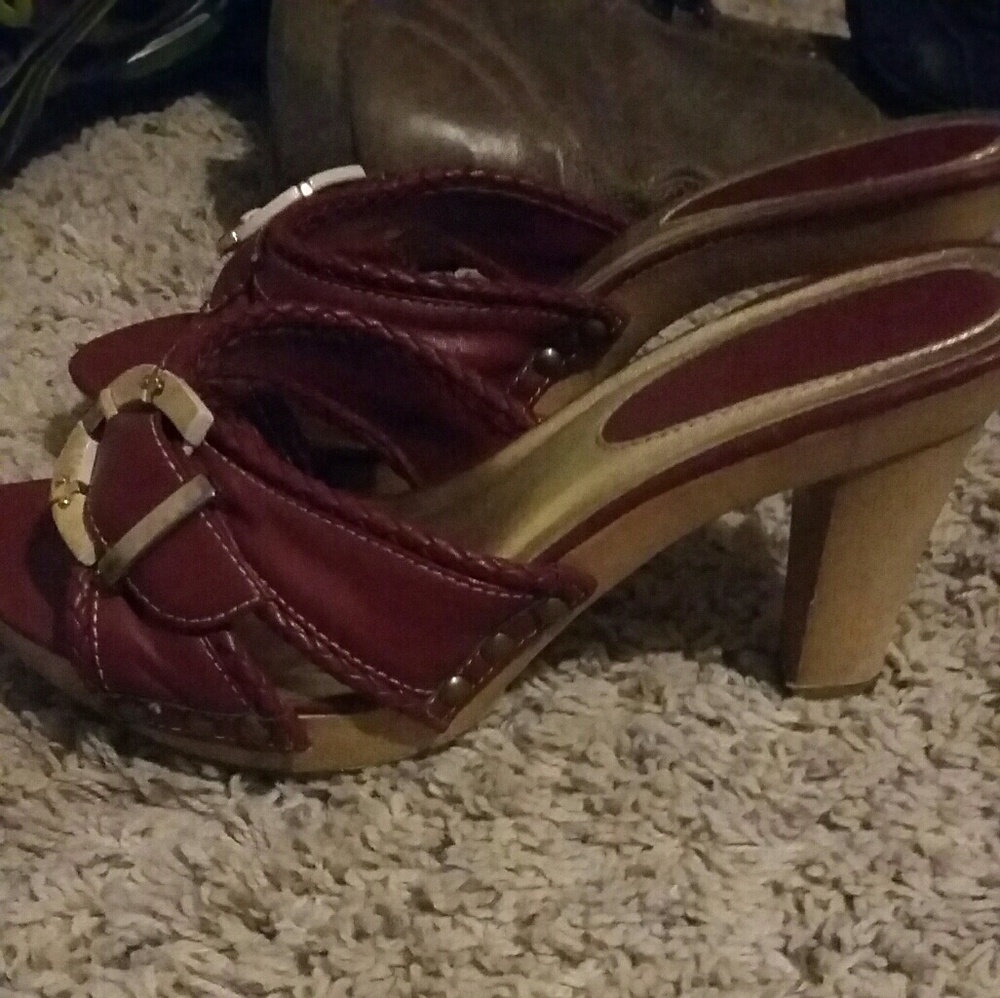 High heels - Picture 2 of 2