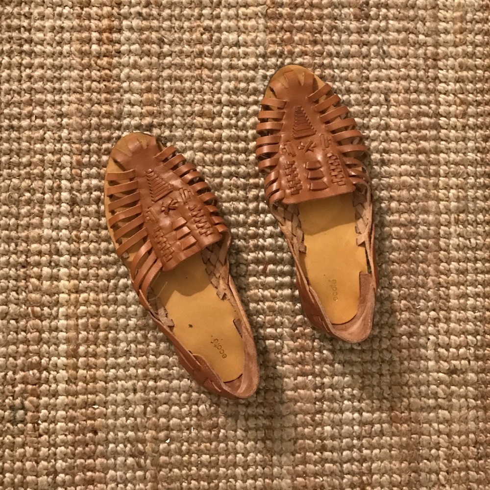 urban outfitters tan leather sandals size 8