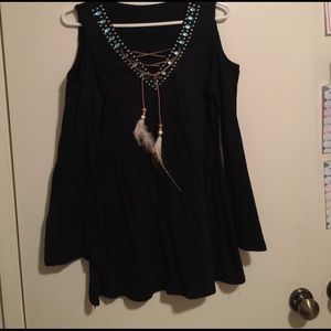 💖 Unique Beaded and Feather Black Top 💖